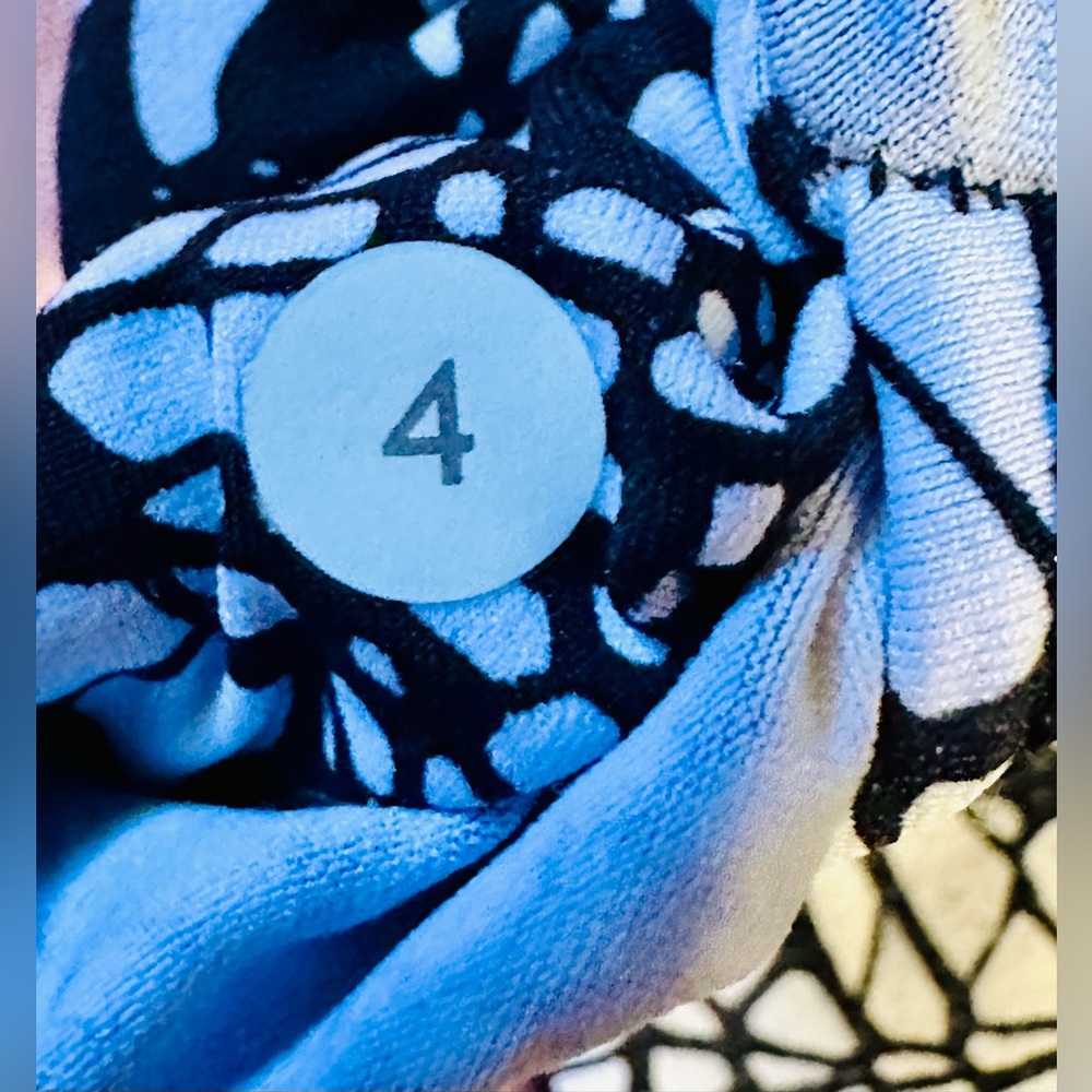 Lululemon top - Picture 6 of 6